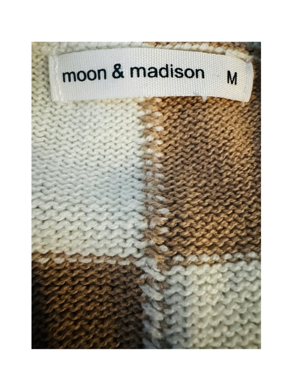 Moon & Madison Checker Knit Sleeveless Sweater - Picture 3 of 4